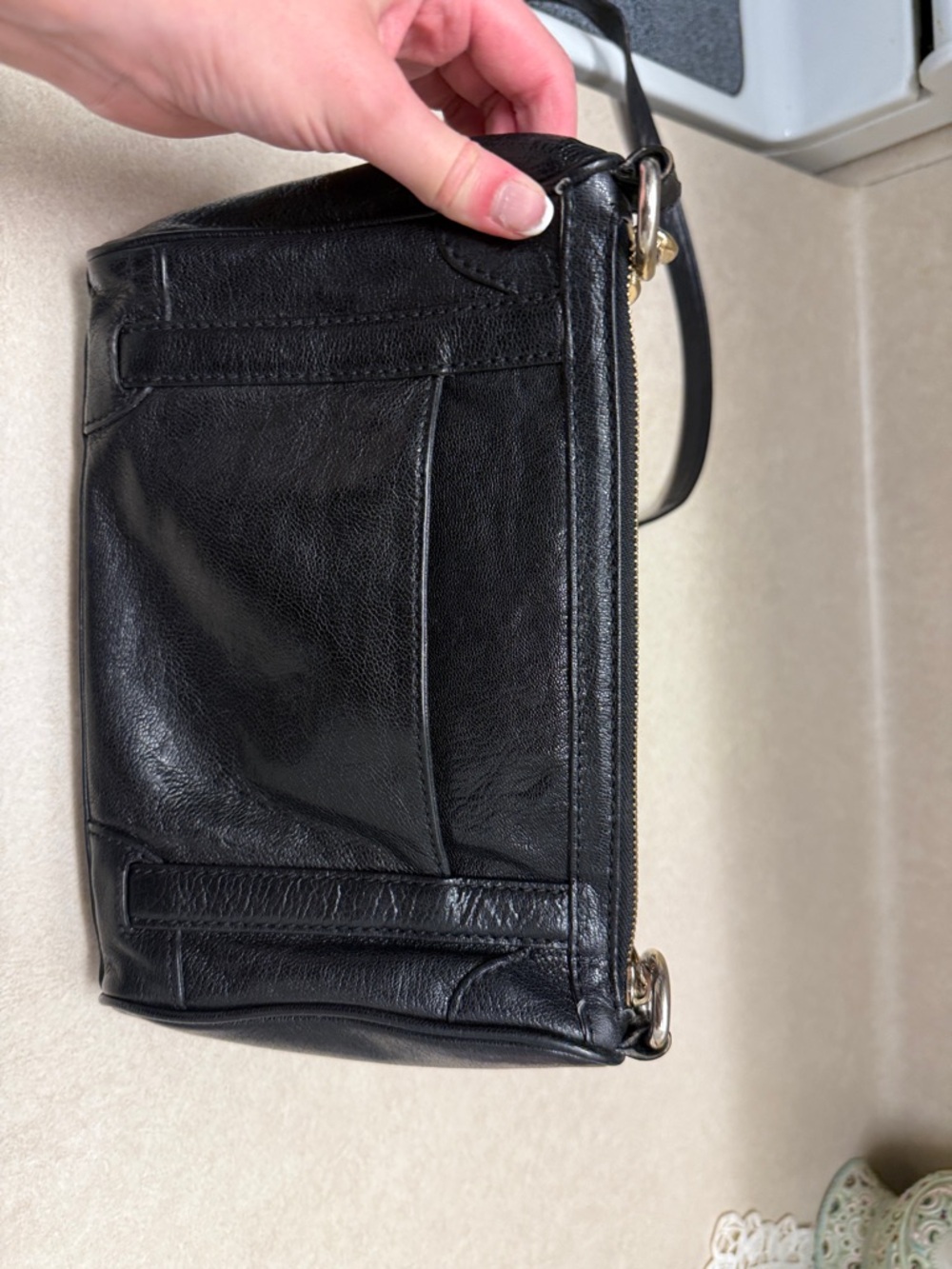 MICHAEL Michael Kors Black Leather Shoulder Bag with Gold Hardware - Picture 5 of 11